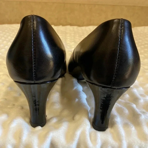 Ros Hommerson Black Leather Patent Toe Pumps - Picture 6 of 12
